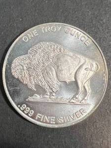 lot 22 image: 1 TROY OZ .999 FINE SILVER BUFFALO INDIAN ROUND
