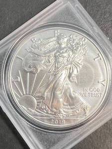 lot 77 image: 2019 AMERICAN SILVER EAGLE 1 TROY OZ .999 FINE SILVER UNC IN CASE
