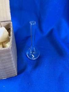 lot 10 image: 12 - 25 mL Volumetric Flasks, Made in Japan