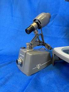lot 92 image: B & L Stereoscope 1x-2x Zoom With 10x Eye Piece With Illum. Lamp