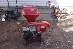 lot 2 image: MTD Yard Machines Power Chipper Shredder