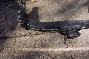 lot 16 image: Draw Tite Ultra Frame Trailer Hitch Receiver