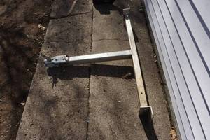 lot 18 image: Aluminum Trailer Hitch Attachment