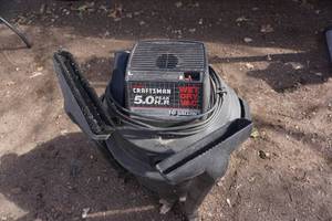 lot 52 image: Craftsman 16 Gallon WetDry Vacuum
