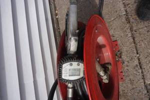 lot 21 image: Duro Model 138 Wall Mount Pressure Hose Reel With Meter Gun