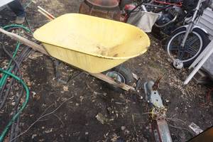 lot 40 image: Wheel Barrel