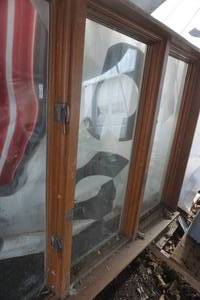 lot 42 image: 3 Section Crank Out Bay Window