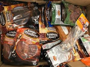 lot 3 image: ASSORTED DOG TREATS