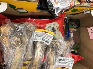 lot 4 image: ASSORTED DOG TREATS