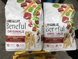 lot 8 image: 11 BAGS BENEFUL ASSORTED DOG FOOD