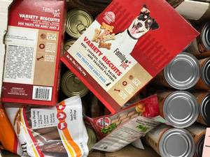 lot 14 image: ASSORTED DOG FOOD AND TREATS