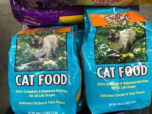 lot 24 image: THRIFTY CAT FOOD