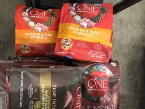lot 45 image: PURINA ONE SMART BLEND DOG FOOD