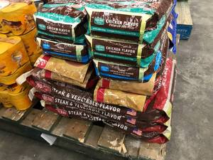 lot 51 image: ASHLAND FARMS DOG FOOD