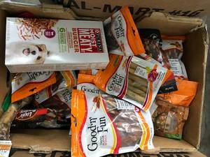 lot 67 image: ASSORTED DOG TREATS
