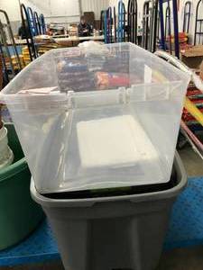 lot 77 image: ASSORTED PLASTIC CONTAINERS