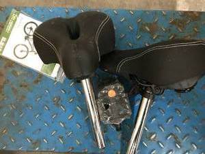 lot 79 image: BIKE SEATS