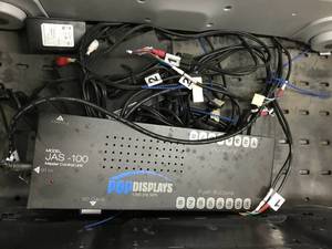 lot 82 image: USED ELECTRONICS