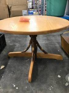 lot 83 image: SMALL KIDS TABLEDECORTIVE TABLE