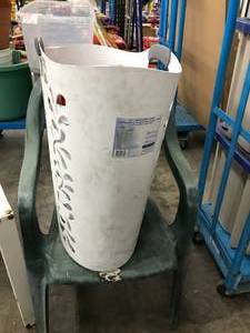 lot 85 image: MISC PLASTIC ITEMS