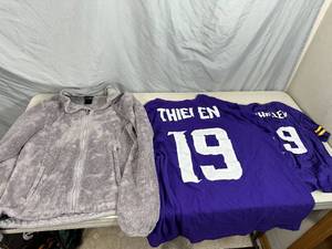lot 32 image: Minnesota Vikings and The North Face Items