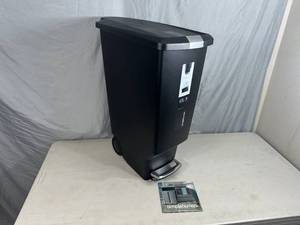lot 11 image: New Simple Human 40 Liter Trash Can with Foot Pedal