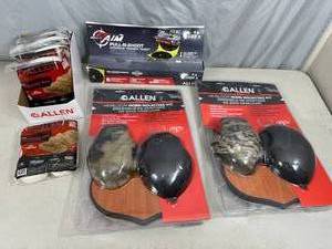 lot 58 image: New Deer Horn Mounting Kits, 5 Dressing Bags, Training Targets
