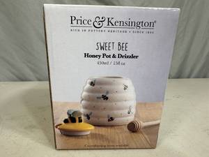 lot 96 image: New Sweet Bee Honeypot and Drizzler