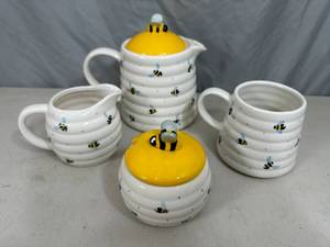 lot 98 image: New Honey Bee Themed Tea  Milk Sugar Set