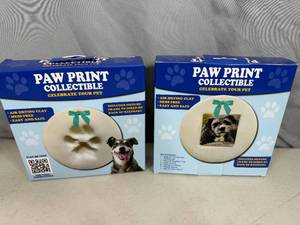 lot 128 image: 2 New Paw Print Pet Clay Collectibles