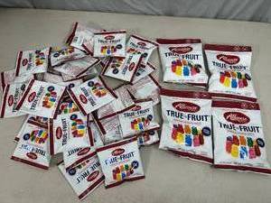 lot 139 image: New Albanese True To Fruit Gummy Bears