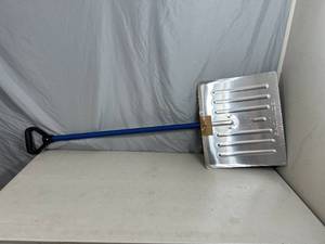 lot 158 image: New Aluminum Blade Snow Shovel