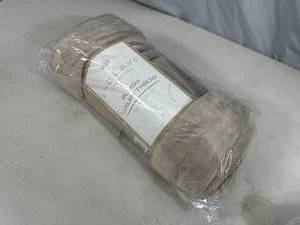 lot 219 image: New Enclave Plush Luxury Throw