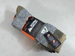 lot 270 image: 4 New Pair Thermal Boot Socks