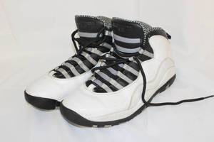 lot 18 image: Air Jordans