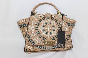 lot 20 image: Purse