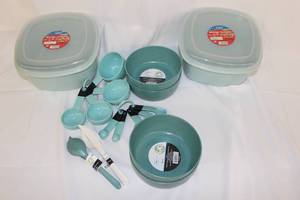 lot 21 image: kitchen items