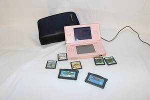 lot 24 image: Nintendo DS