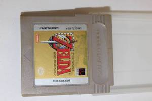 lot 27 image: Gameboy Game