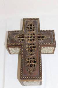 lot 95 image: Cross Jewelry box