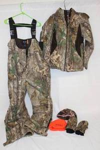 lot 97 image: Womens Camo Hunting Clothes