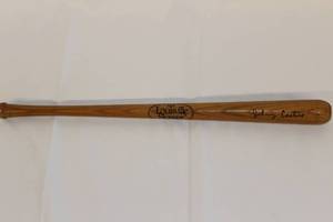 lot 118 image: Johnny Castino Louisville Slugger 125 Mini Bat