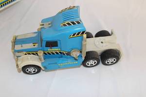 lot 136 image: Vintage Toy Semi