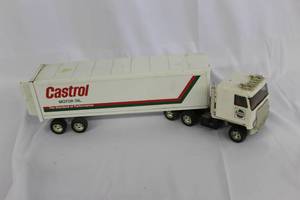 lot 137 image: Vintage Toy Semi