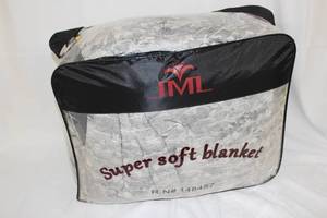 lot 149 image: King Size Comforter