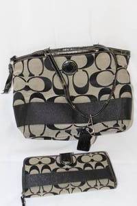 lot 166 image: Coach Bag
