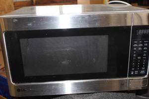 lot 172 image: Stainless Microwave