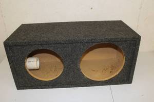 lot 174 image: Sub Woofer Speaker Box