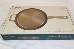 lot 208 image: Cast Iron Skillet