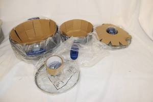 lot 211 image: Pot Set